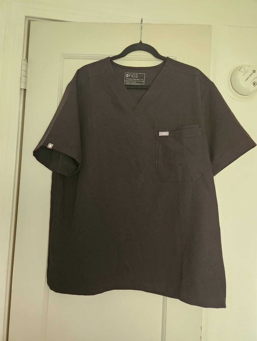 Figs Black V-Neck Short Sleeve Scrub Top